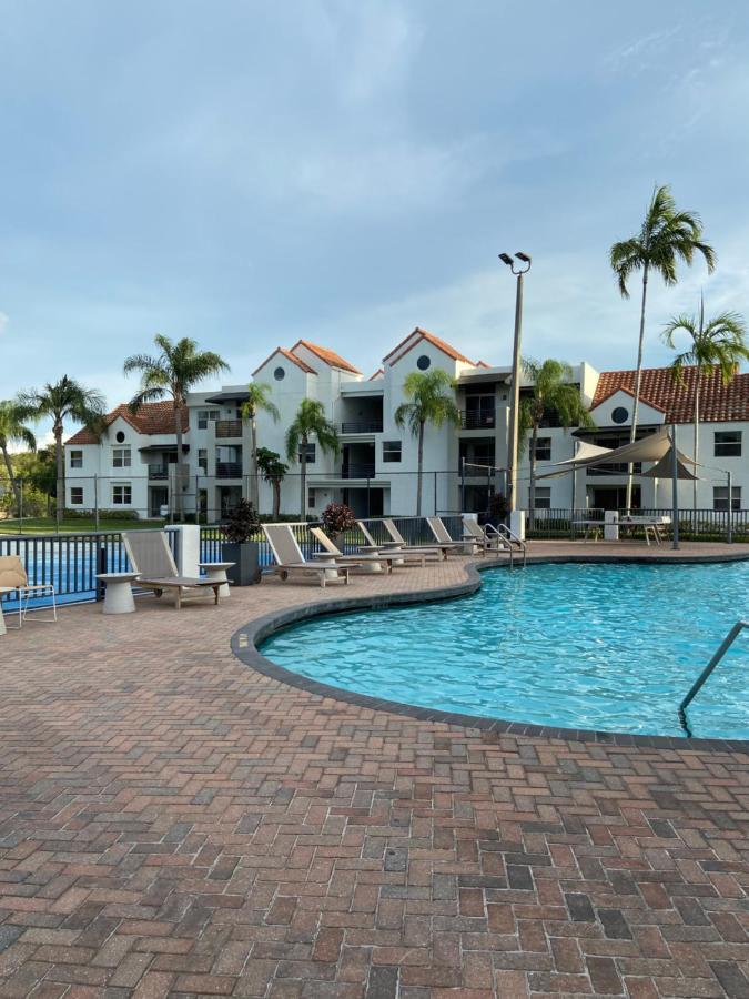 Dharma Home Suites Dania Beach At Sheridan Ocean Club Bagian luar foto