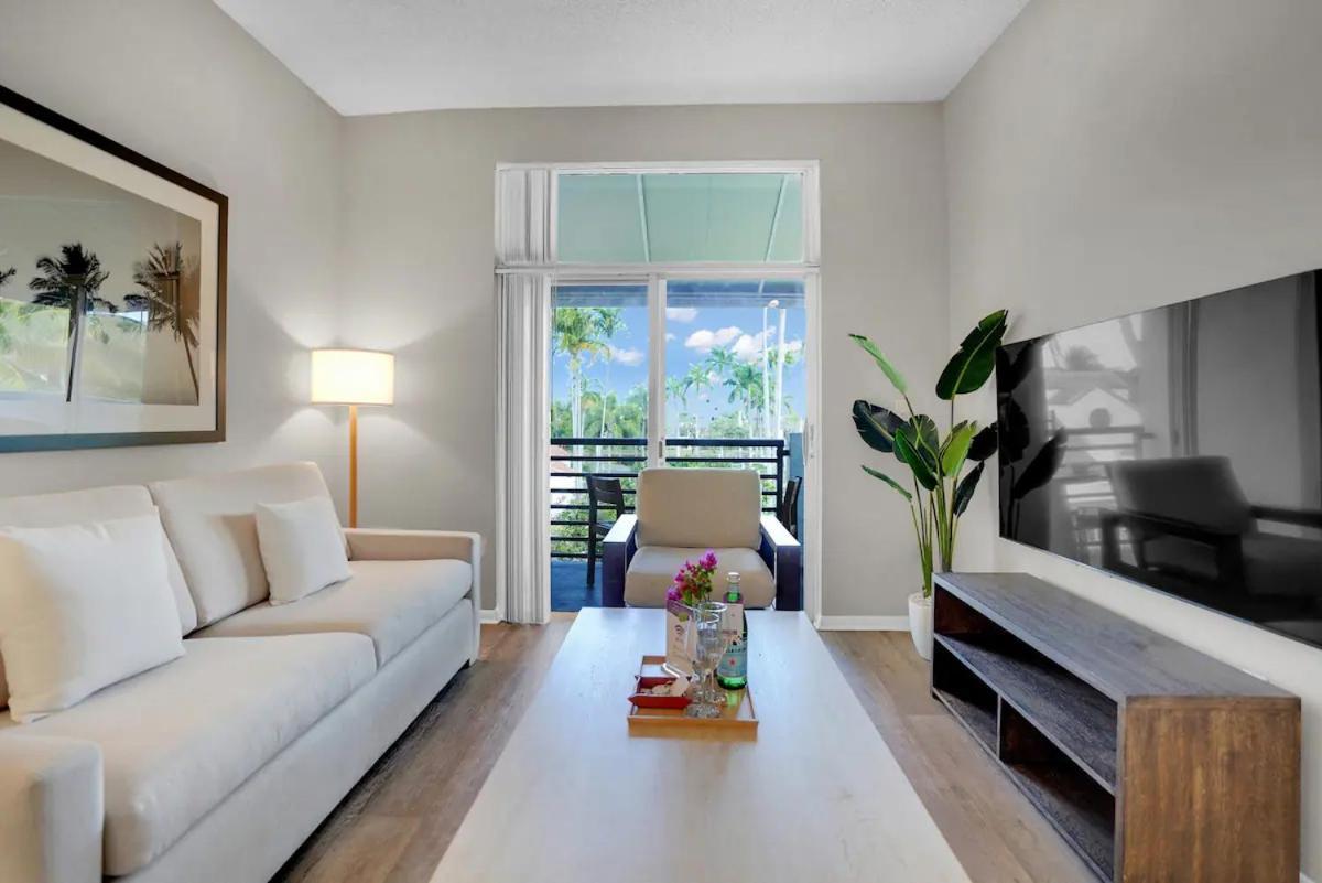 Dharma Home Suites Dania Beach At Sheridan Ocean Club Bagian luar foto