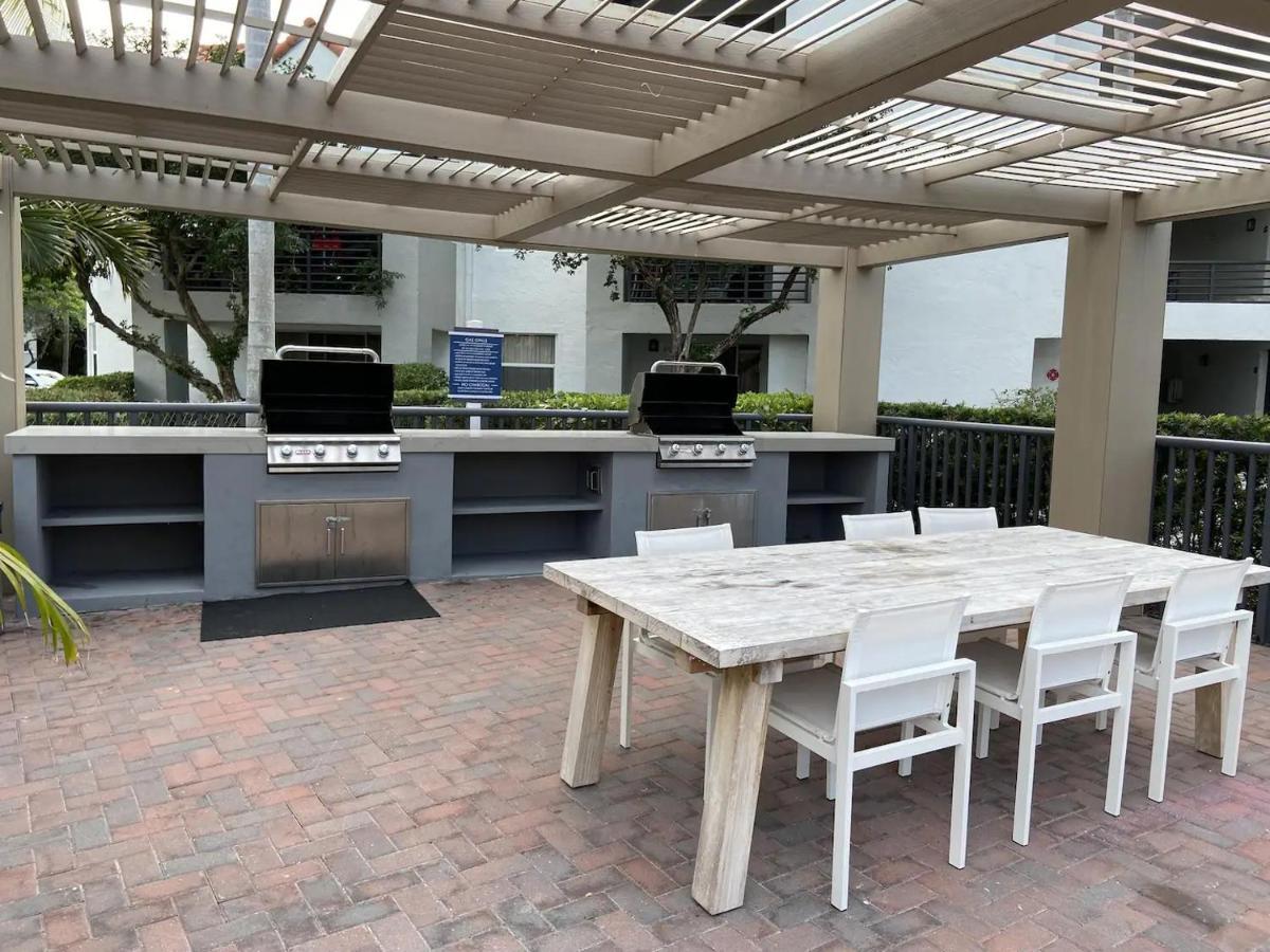 Dharma Home Suites Dania Beach At Sheridan Ocean Club Bagian luar foto