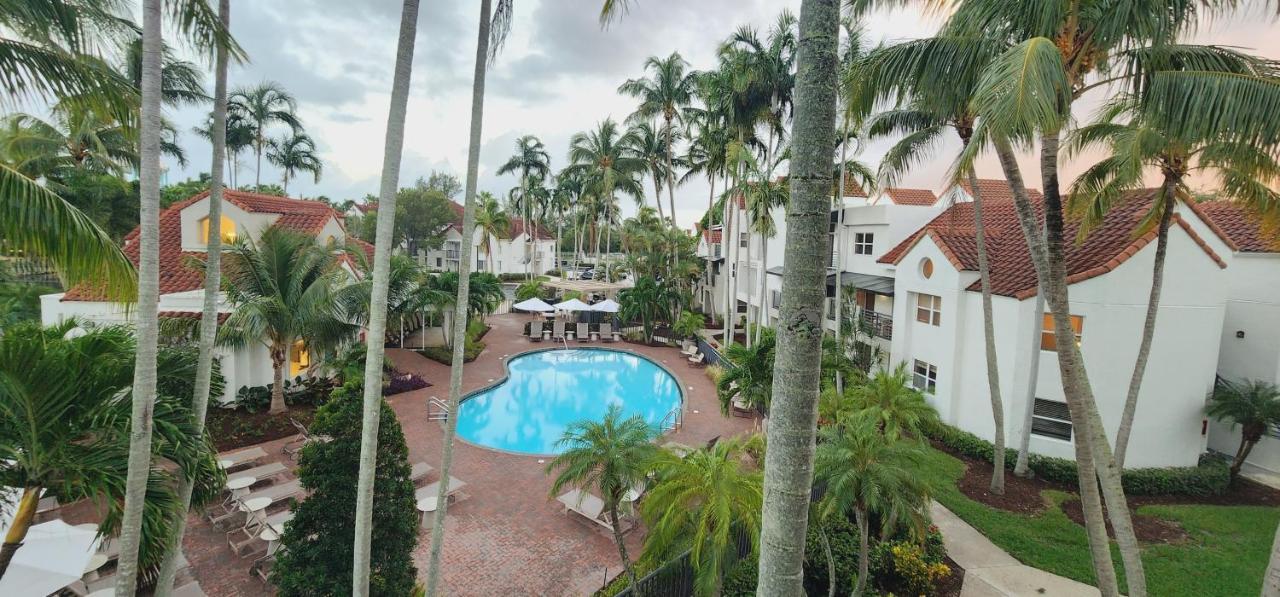 Dharma Home Suites Dania Beach At Sheridan Ocean Club Bagian luar foto