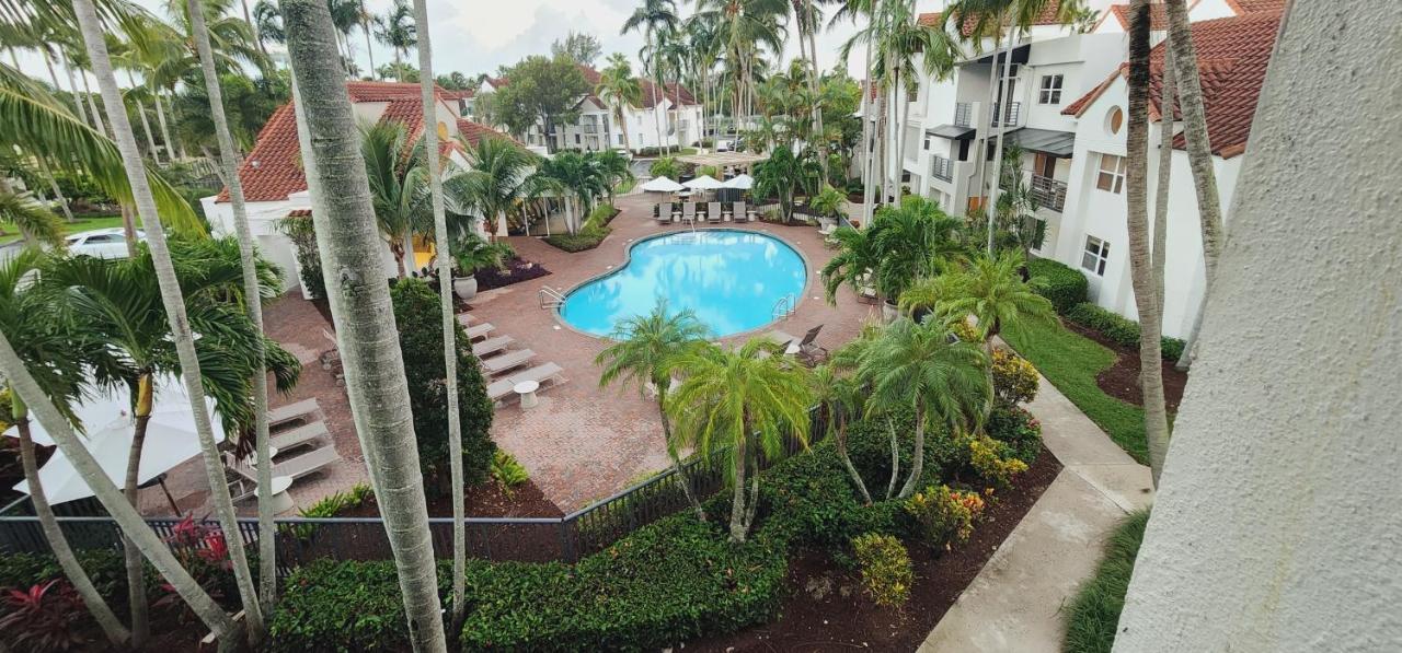 Dharma Home Suites Dania Beach At Sheridan Ocean Club Bagian luar foto
